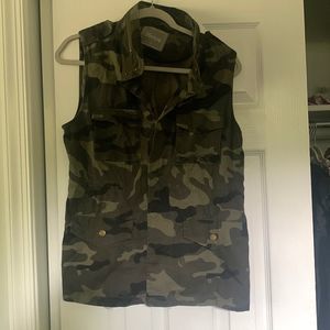 Camo print vest